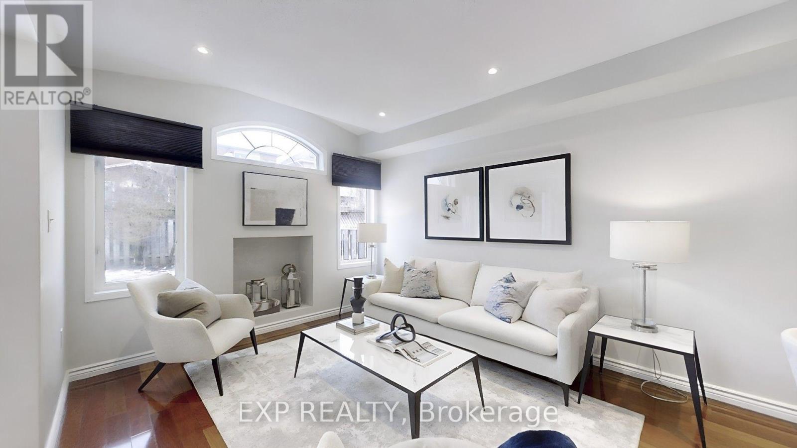 Residential Lease in Richmond Hill (Oak Ridges Lake Wilcox) 2
