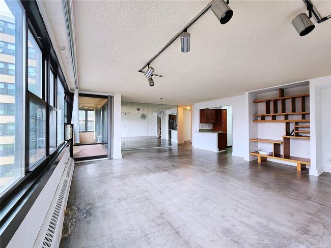 APT-4B - 162-40 9 Th Ave, Home with 3 bedrooms, 1 bathrooms and null parking in Beechhurst NY | Image 7
