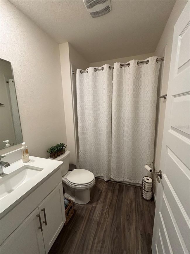 Bathroom 3 | Image 19