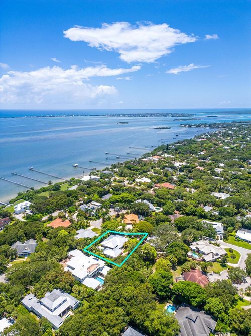 104 Hillcrest Dr, Sewalls Point, FL, 34996-6741 | Card Image