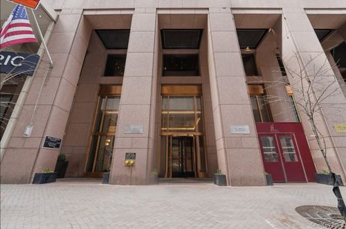 75 Wall St, New York, NY, 10005-4100 | Card Image
