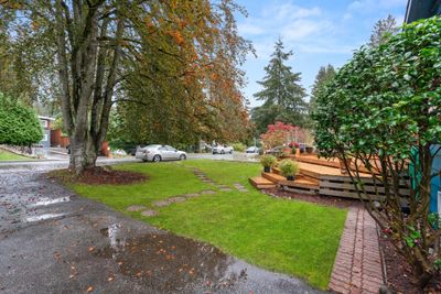 1129 W 24 Th St, House other with 3 bedrooms, 1 bathrooms and 3 parking in North Vancouver BC | Image 3