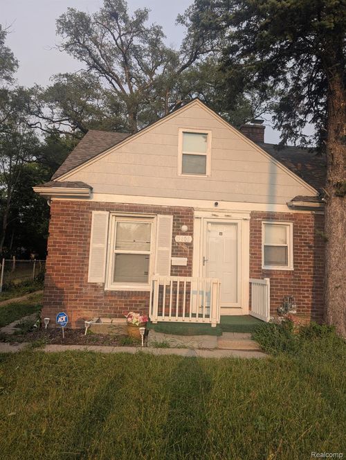 15808 Southfield Fwy, Detroit, MI, 48223-1362 | Card Image