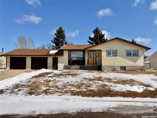 521 Hearn St, Outlook, SK, S0L2N0 | Card Image