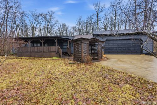 588 Norvell Beach Dr, Brooklyn, MI, 49230-9528 | Card Image