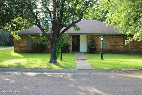 219 Lake Cove Dr, Jackson, MS, 39212-3409 | Card Image