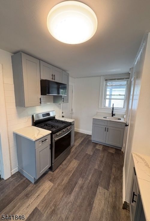 2f-6 Lackawanna Pl, South Orange, NJ, 07079-1876 | Card Image