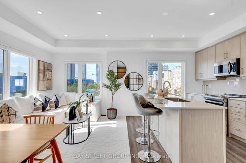 268-150 Honeycrisp Cres, Concord, ON, L4K0N7 | Card Image