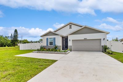 2801 Sw Savona Boulevard, House other with 3 bedrooms, 2 bathrooms and null parking in Port St Lucie FL | Image 2