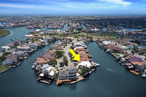 13509 Queen Johanna Ct, Corpus Christi, TX, 78418-6934 | Card Image