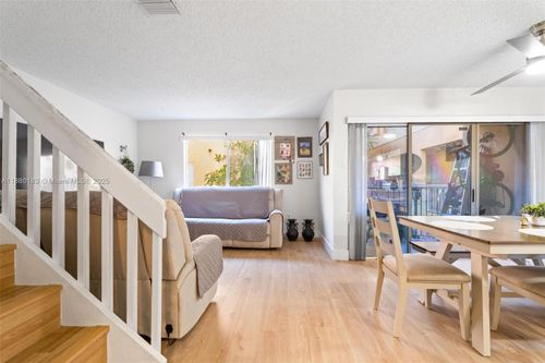 247-6235 Kendale Lakes Cir, Miami, FL, 33183-1956 | Card Image