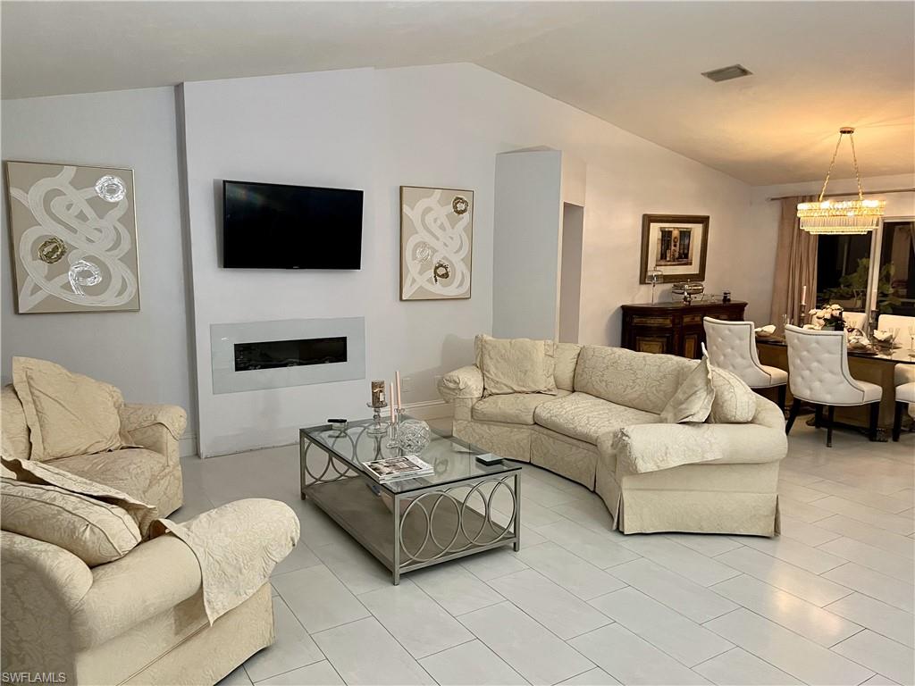 Residential in NAPLES 4