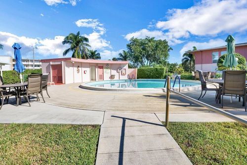 e-11 Golfs Edge, West Palm Beach, FL, 33417-2361 | Card Image