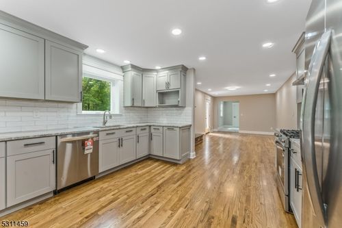 56 Mountainside Rd, Mendham, NJ, 07945-2016 | Card Image