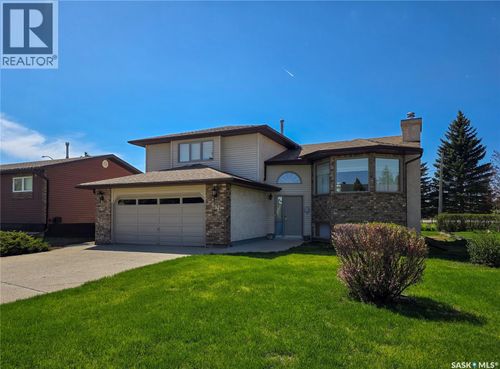691 10 Ave W, Melville, SK, S0A2P0 | Card Image