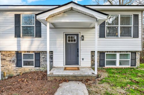 8434 W Crabtree Rd, Hixson, TN, 37343-1267 | Card Image