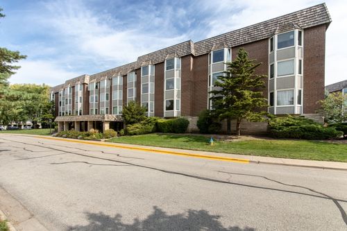 apt-2d-2500 Archbury Ln, Park Ridge, IL, 60068-3669 | Card Image
