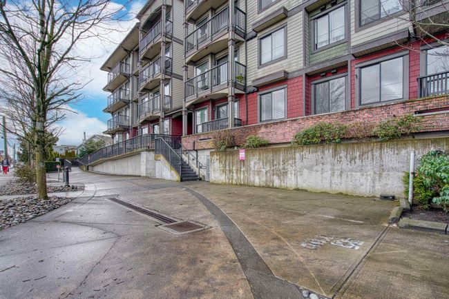 408 - 19830 56 Avenue, Condo with 1 bedrooms, 1 bathrooms and 1 parking in Langley BC | Image 2