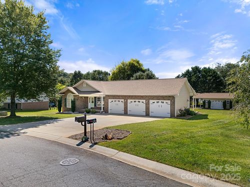 1502 Farmington Hills Dr, Conover, NC, 28613-9040 | Card Image