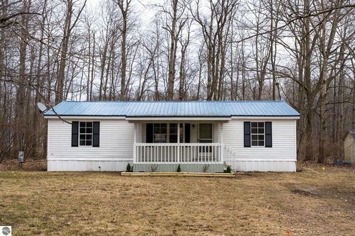 2002 Sequoia Ct, Lake Isabella, MI, 48893-8833 | Card Image