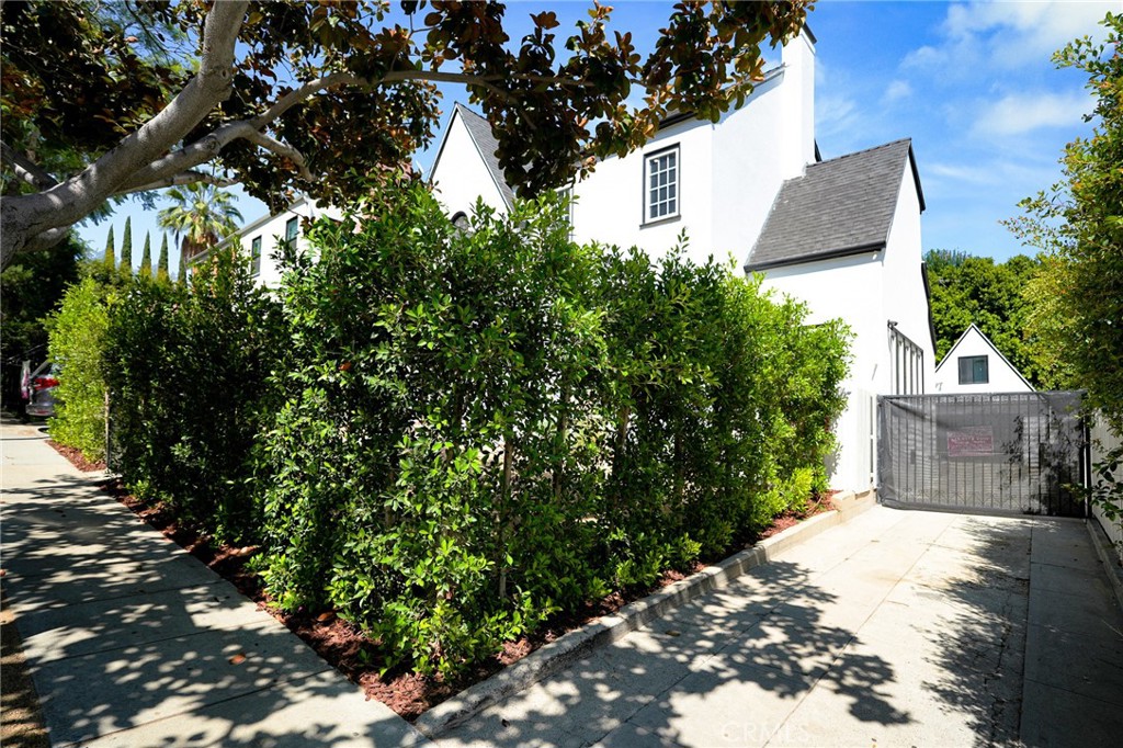 Residential Lease in West Hollywood 4
