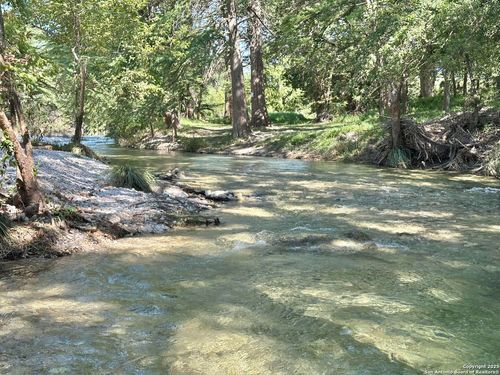 2502 S Us Highway 83, Leakey, TX, 78873-3118 | Card Image