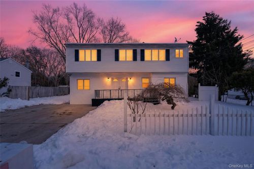 68 Champlain St, Port Jefferson Station, NY, 11776-4437 | Card Image