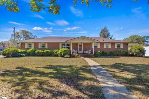 232 Strawberry Rd, Anderson, SC, 29626-5946 | Card Image