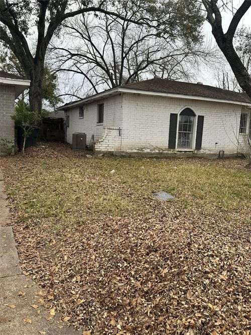 4937 E Ridge Creek Dr, Houston, TX, 77053-4637 | Card Image