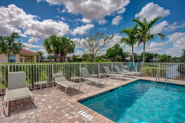 92 Palmetto Ln, House other with 4 bedrooms, 3 bathrooms and null parking in Royal Palm Beach FL | Image 79