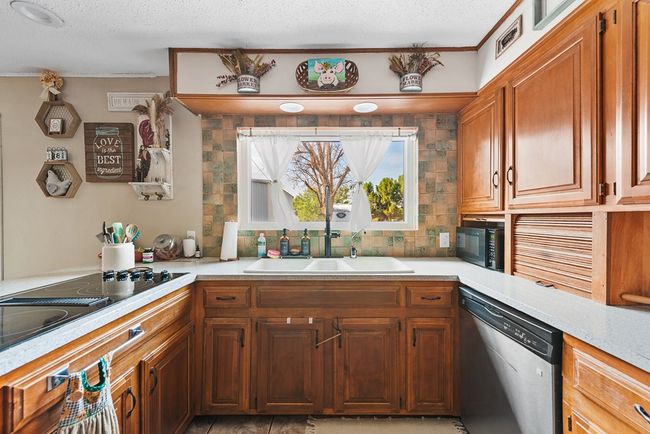 5612 E Midway Rd, House other with 3 bedrooms, 2 bathrooms and 4 parking in Big Spring TX | Image 23