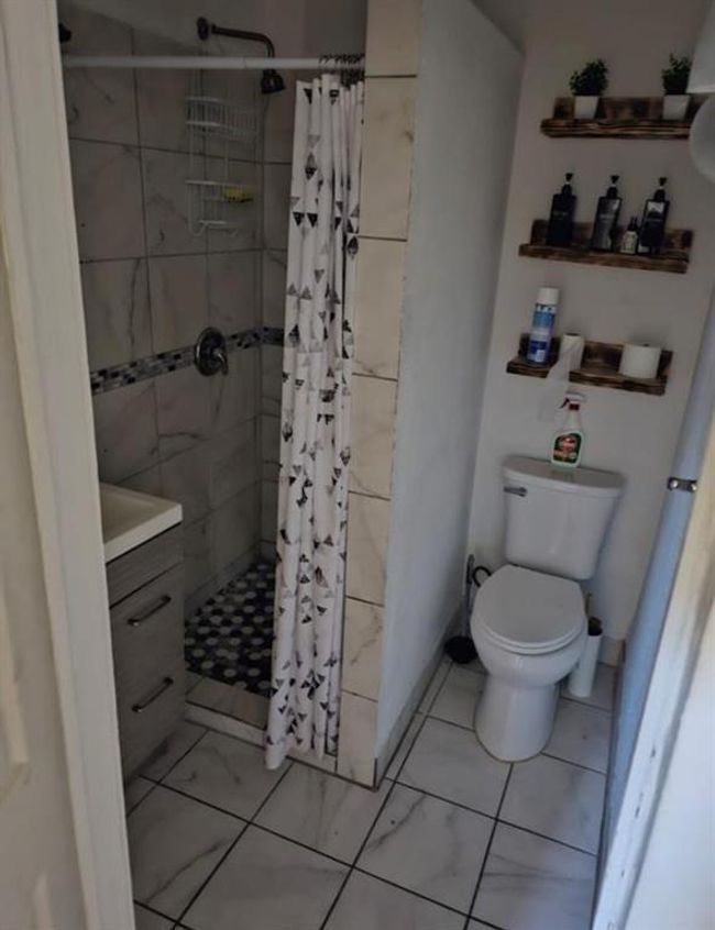 410 Estelle St, Home with 5 bedrooms, 3 bathrooms and null parking in Houston TX | Image 26