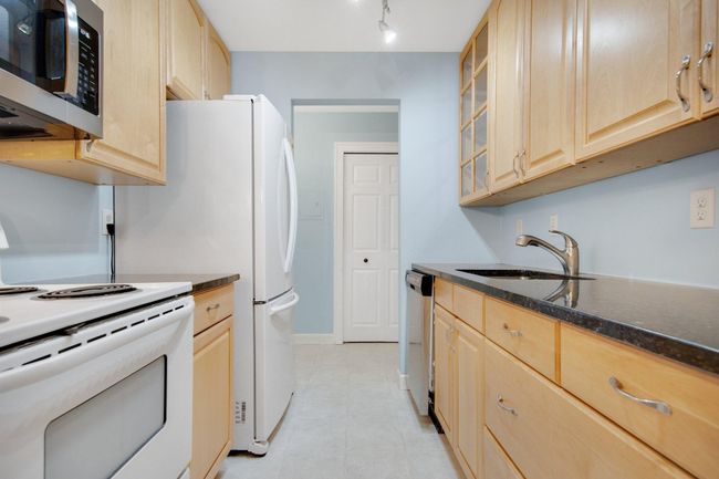 APT-4 - 4584 Cedar Lake Rd S, Condo with 2 bedrooms, 1 bathrooms and null parking in Saint Louis Park MN | Image 14
