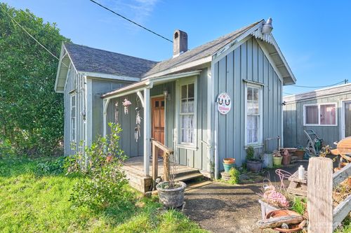 1310 Bay Ave, Ocean Park, WA, 98640-4248 | Card Image