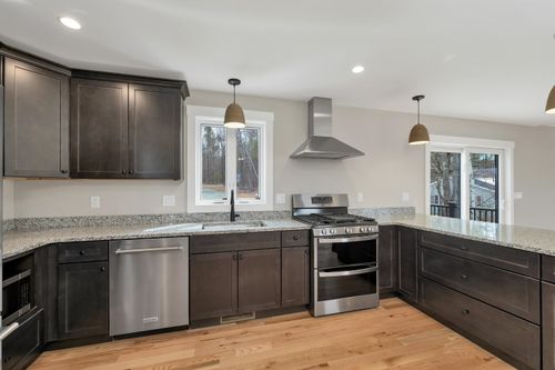 83 W Parish Rd, Concord, NH, 03303-4000 | Card Image