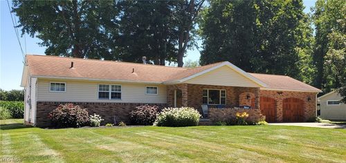 10830 Wilma Avenue Ne, Alliance, OH, 44601 | Card Image