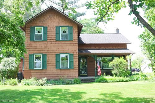 10556 E River Rd, Columbia Station, OH, 44028-8968 | Card Image