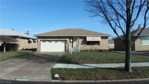 9638 Idlewood Dr, Brooklyn, OH, 44144-3121 | Card Image