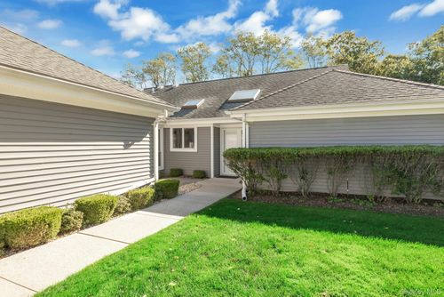 129 Captains Court, Brookhaven, NY, 11955 | Card Image