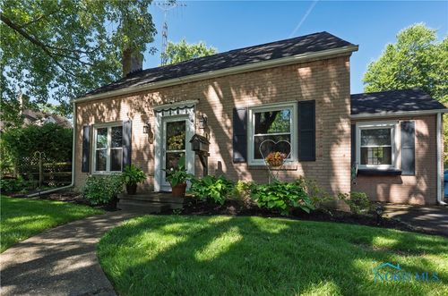 5923 Highland View Dr, Sylvania, OH, 43560-1240 | Card Image