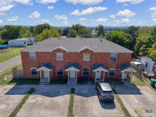 106 Bluebonnet St, Gatesville, TX, 76528-3074 | Card Image