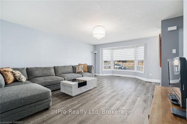 6 The Greenway, House attached with 3 bedrooms, 3 bathrooms and 3 parking in Cambridge ON | Image 5