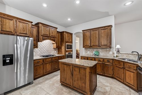 2636 Deer Hollow Dr, Little Elm, TX, 75068-6811 | Card Image
