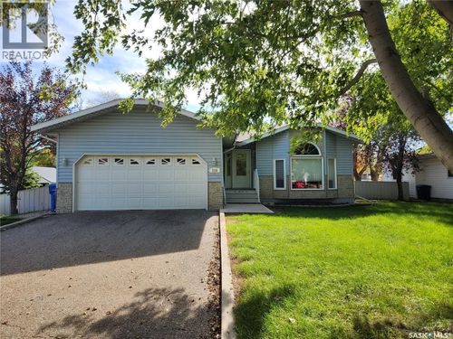 514 1st Ave E, Lampman, SK, S0C1N0 | Card Image