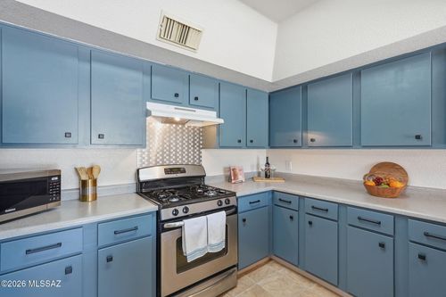 1569 N Paseo La Tinaja, Green Valley, AZ, 85614-3986 | Card Image