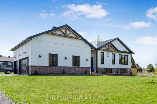 2725 Mclean Crt, Maxville, ON, K0C1T0 | Card Image