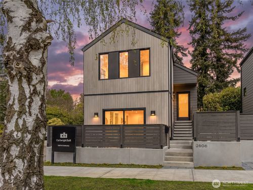 2806 W Dravus St, Seattle, WA, 98199-2720 | Card Image