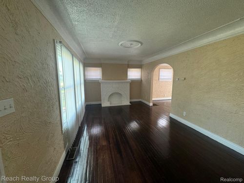 15355 Coyle St, Detroit, MI, 48227-2619 | Card Image