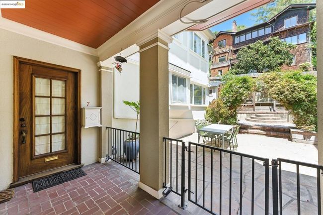 7 Panoramic Way, Condo with 2 bedrooms, 1 bathrooms and null parking in Berkeley CA | Image 5