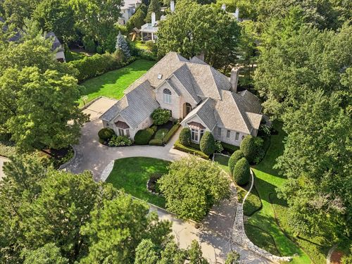 23 Ambriance Dr, Burr Ridge, IL, 60527-6498 | Card Image